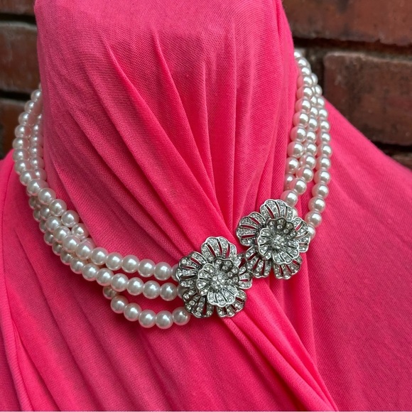 Pearl Necklace Medallion Convertible Assemblage Art Repurposed Pendant Handmade - Picture 10 of 10